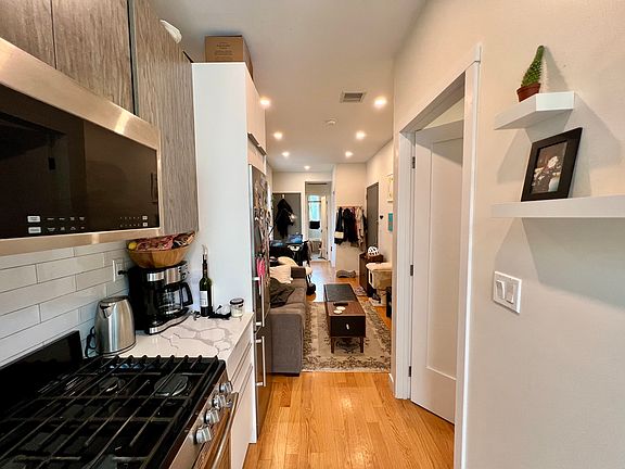 4th image of 1390 Bedford Ave #2