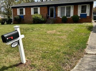 2404 Larkspur Dr, Greensboro, NC 27405