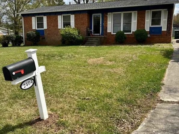 2404 Larkspur Dr, Greensboro, NC 27405