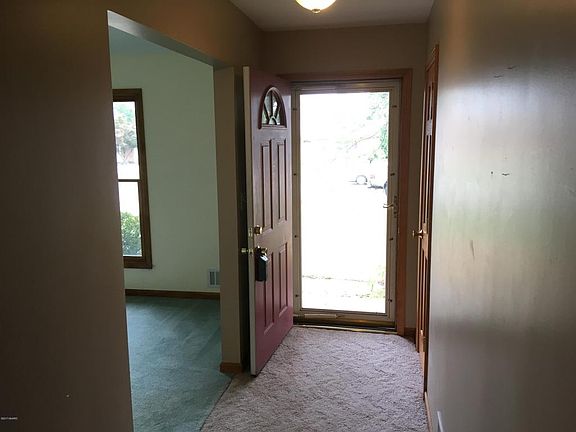 2nd image of 1728 Loralee St SE
