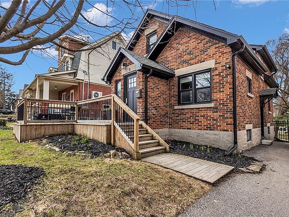 3rd image of 9 Dunbar Rd S