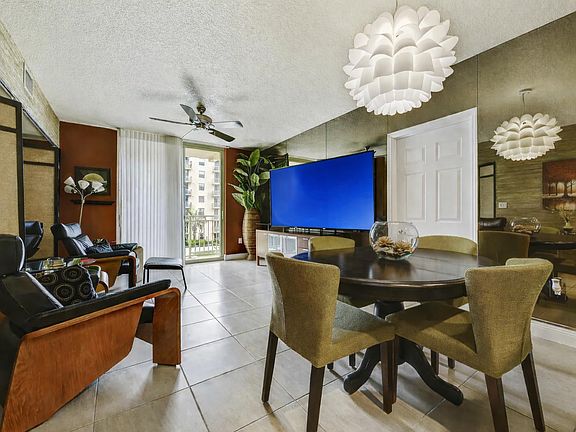 3rd image of 610 Clematis St APT 407