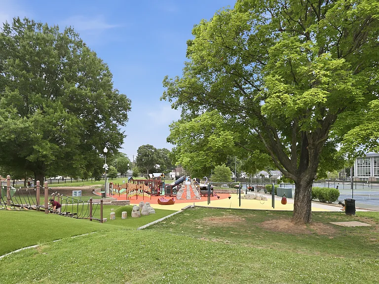 1008 Shepherd St NE — Photo 25
