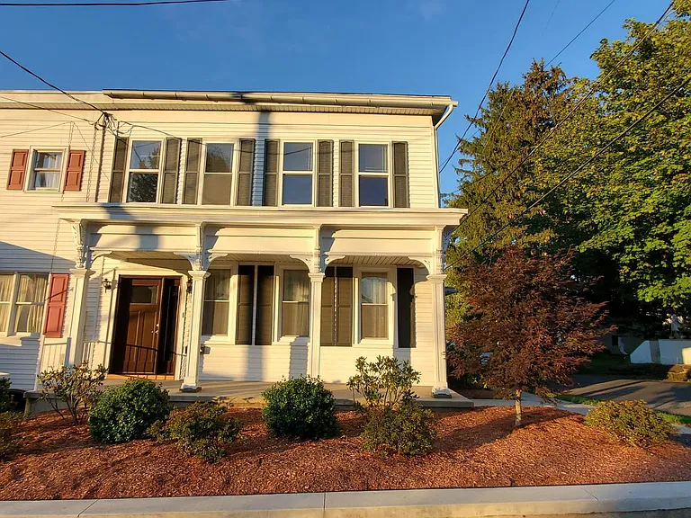 400 W Market St — Photo 2