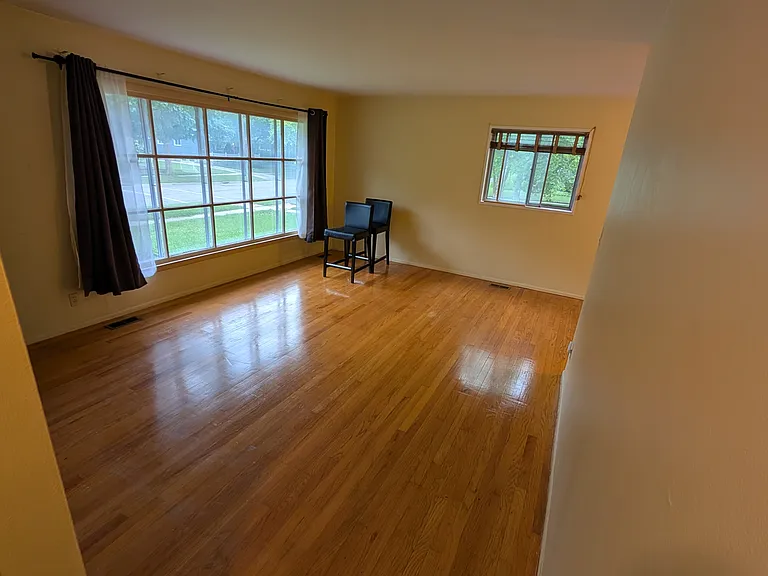 2734 Hampshire Rd — Photo 5