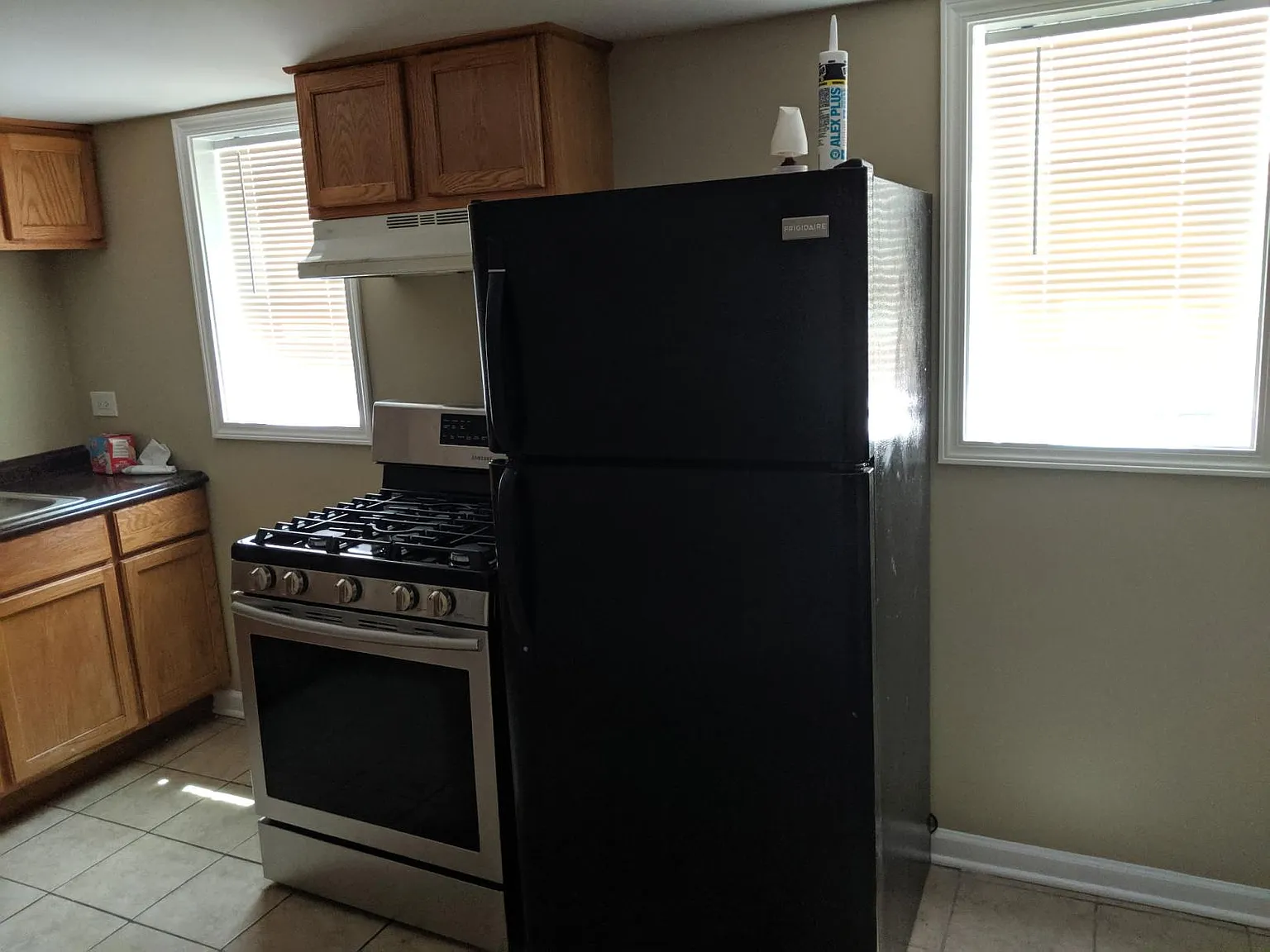 2614 North Springfield Avenue #GF — Photo 2