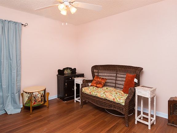 4th image of 1410 Talamore Ln