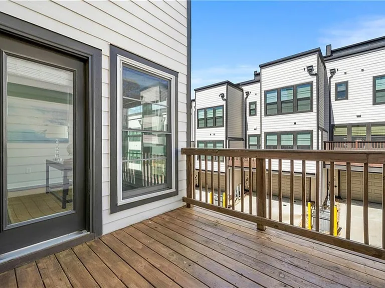 552 Ember Ln NW — Photo 33