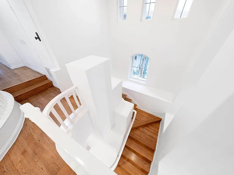 19 Lucania Dr — Photo 27