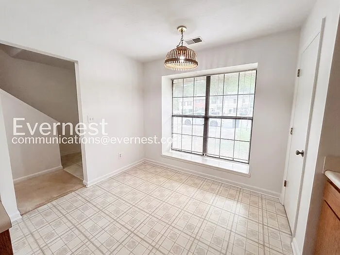 402 Hamilton Trce — Photo 6