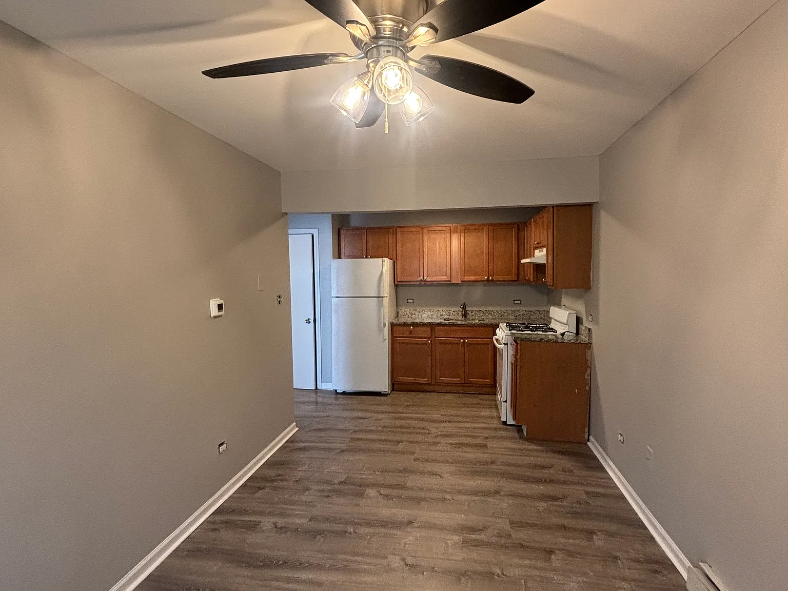 1 bed, 1.0 bath, $1,095 — Photo 4