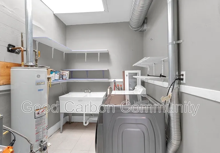 81 Saranac Ave #UPPER — Photo 20