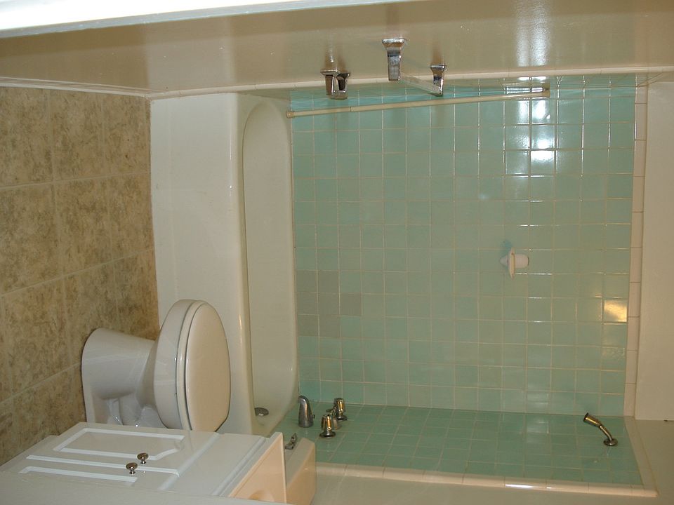 2nd image of 1052 Redwood Hwy Frontage Rd APT 214