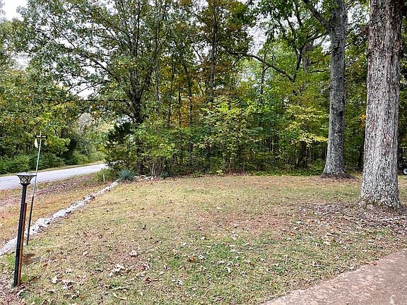 2nd image of 1708 Strawberry Dr