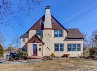 65 Hemlock Ln, Bay Shore, NY 11706