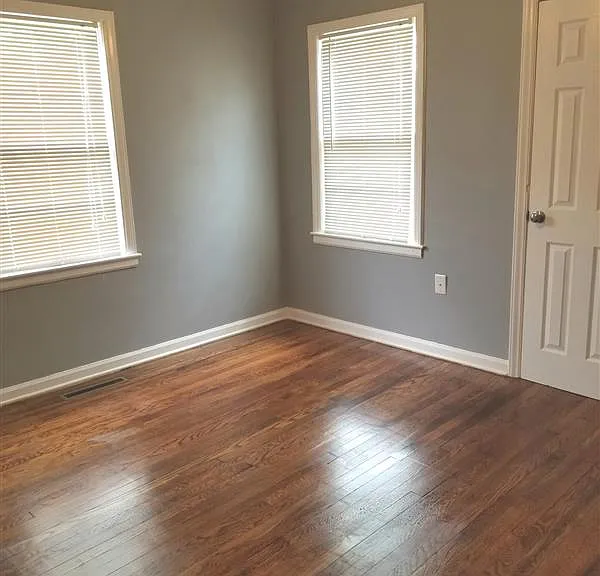 900 Vest Dr — Photo 6