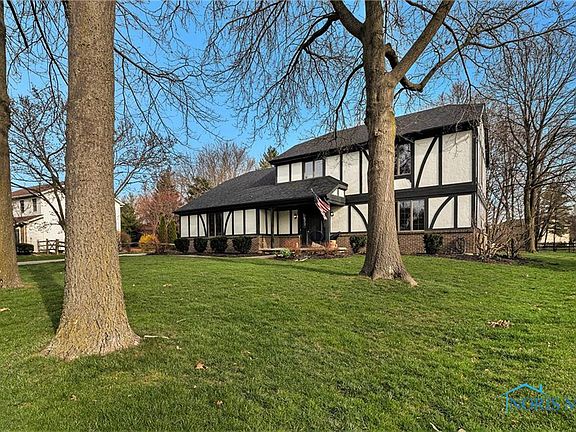 4th image of 460 Loyer Ln