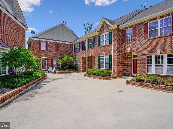 3rd image of 6082 Madison Pointe Ct