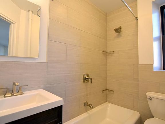 5th image of 125 Christopher St APT 5A