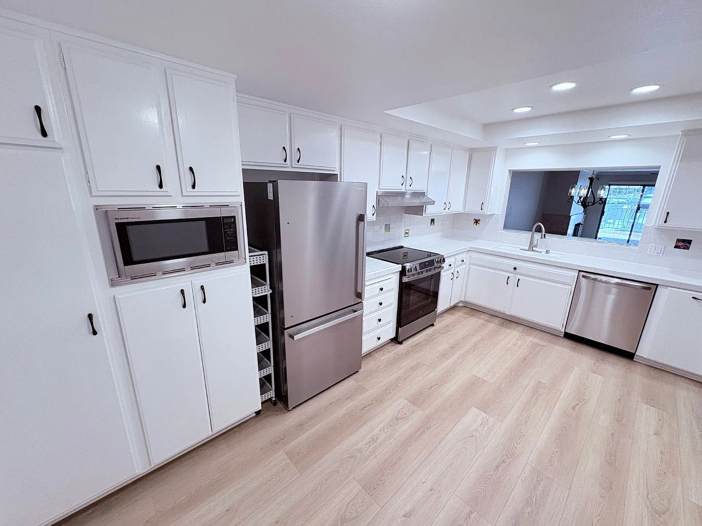 3207 Moritz Dr — Photo 2