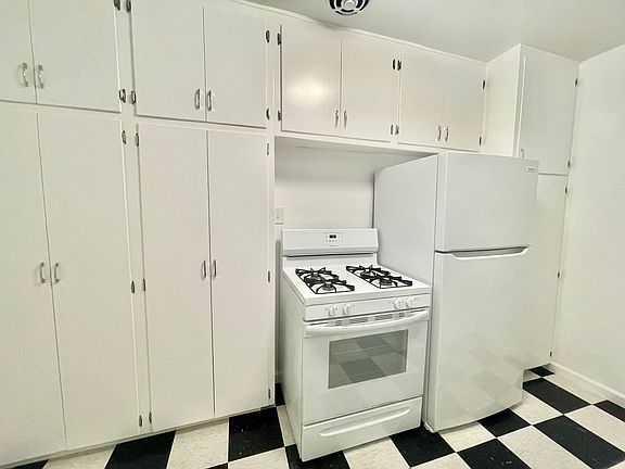 5th image of 1311 N Fairfax Ave APT 3