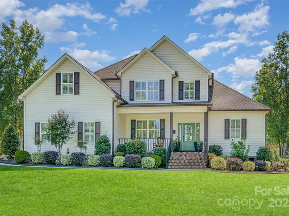 3613 Safe Harbor Ln, Clover, SC 29710