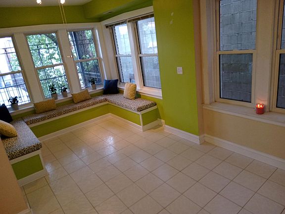 3rd image of 909 N Damen Ave APT 3