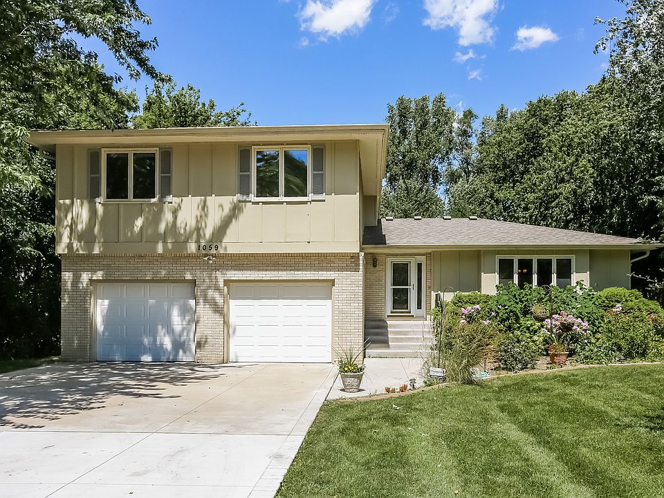 1059 Marie Av. W.