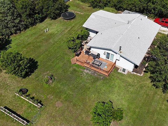 3rd image of 2044 Arrowhead Rd