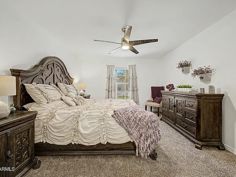 10454 W Palmeras Dr — Photo 8