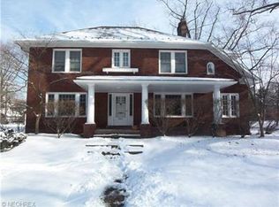 2445 Demington Dr, Cleveland Heights, OH 44106