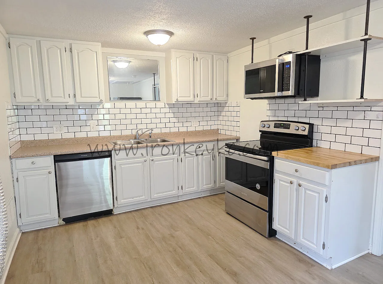 2 bed, 750 sqft, $1,300 — Photo 4