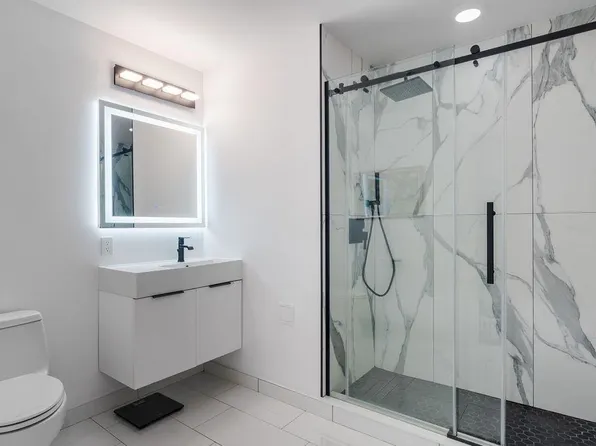 1100 Maxwell Lane image 11 of 31