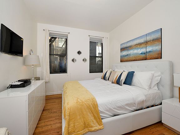 2nd image of 331 E 14th St APT 2D