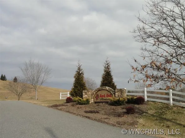 520 Sky Ridge Dr, Leicester, NC 28748