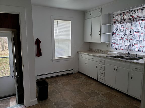 2nd image of 1001 Villa Ct