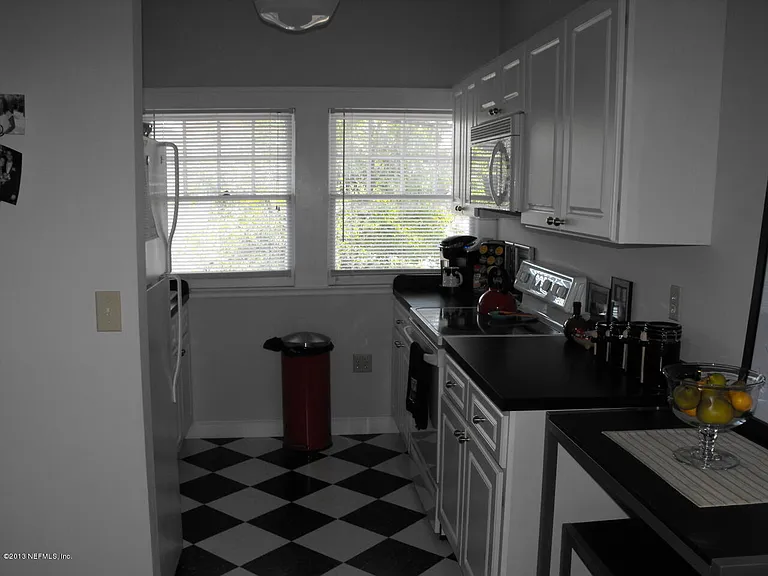 756 Stockton St — Photo 17