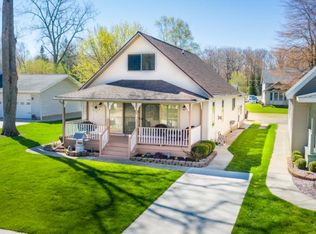 3119 Shore Dr, Port Austin, MI 48467