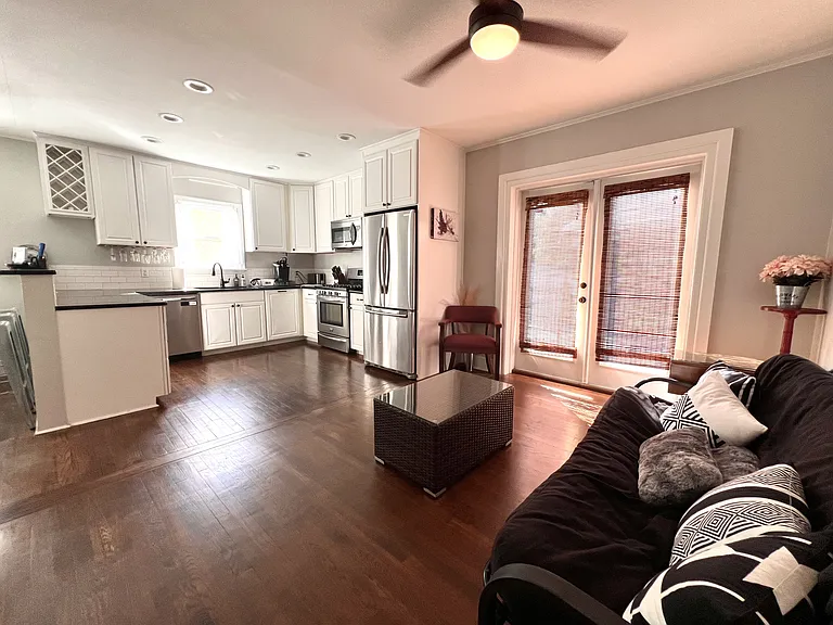 517 C Ave — Photo 4