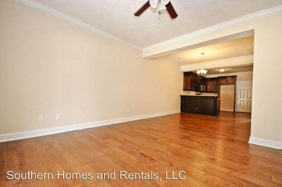 2 bed, 1101 sqft, $1,400 — Photo 2