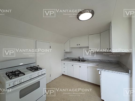 2nd image of 827 W 11th Ave