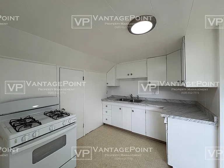 827 W 11th Ave — Photo 2