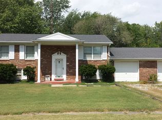 859 Robin Cir, Radcliff, KY 40160