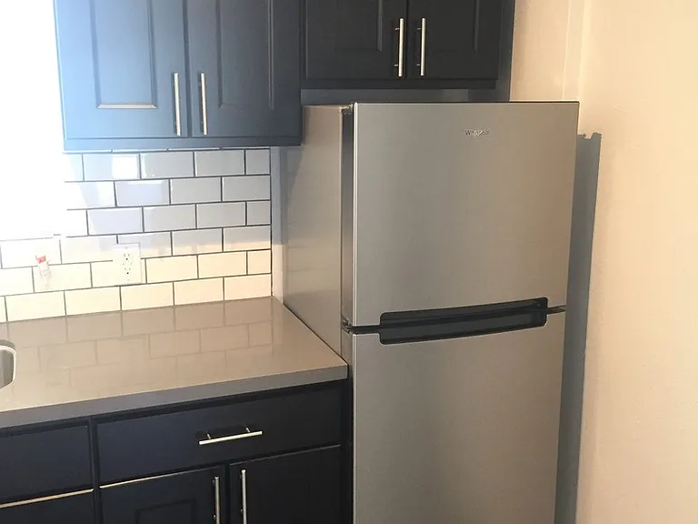 Evans Apartments — Photo 28
