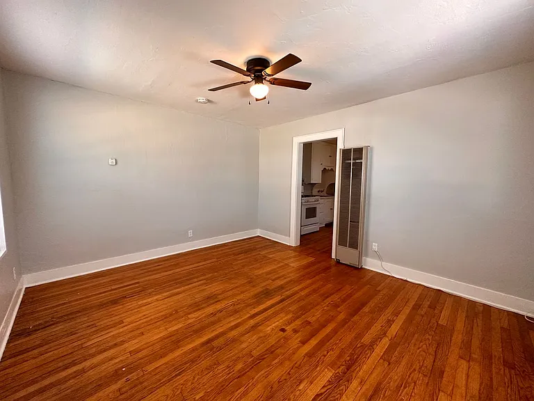 503 N Baumann Ave — Photo 6