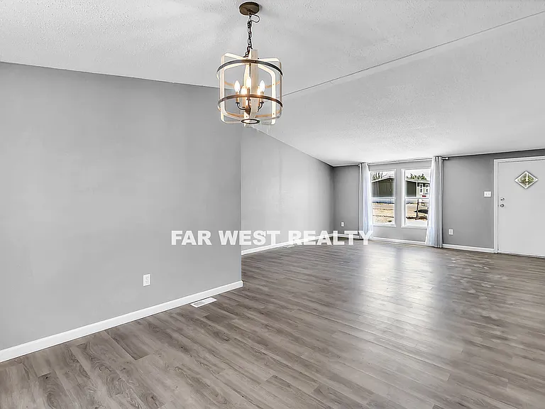 1355 Palo Verde Dr — Photo 3