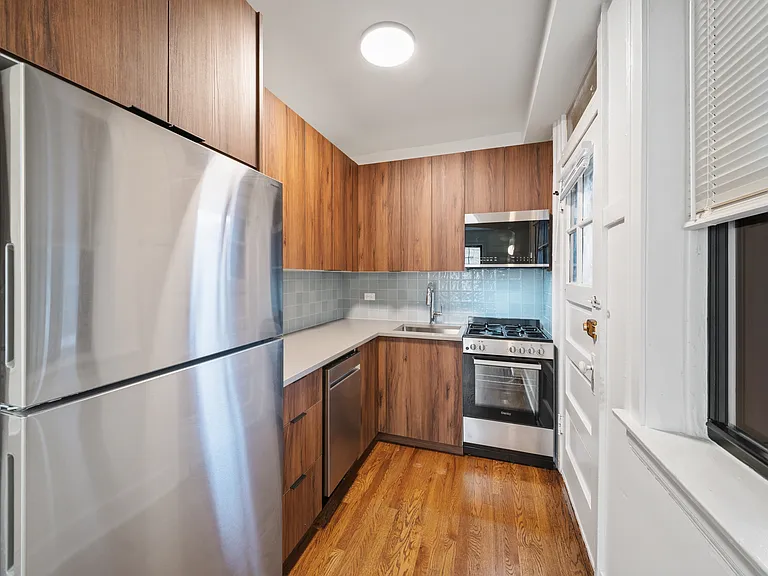 4658 N Milwaukee Ave #1W — Photo 5