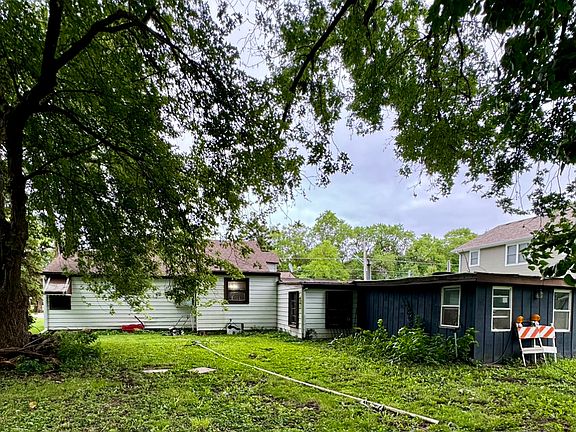 3rd image of 13940 Long Ave
