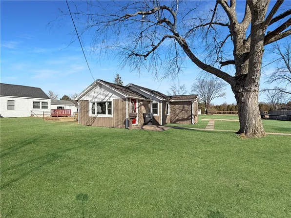 1730 S 34th Pl, Decatur, IL 62521