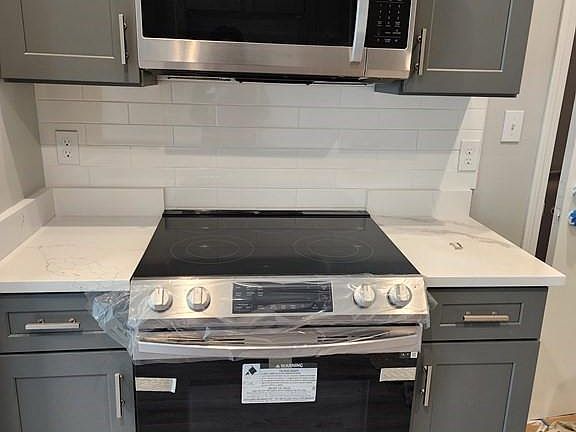 4th image of 366 Broadway #1F